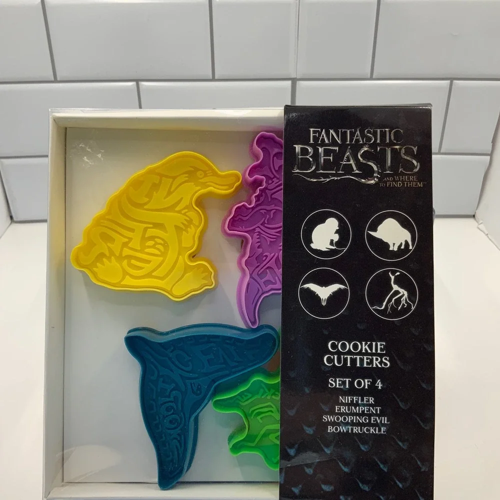Loot Crate Fantastic Beasts Plastic Cookie Cutters 3.5in Set of 4 NIB